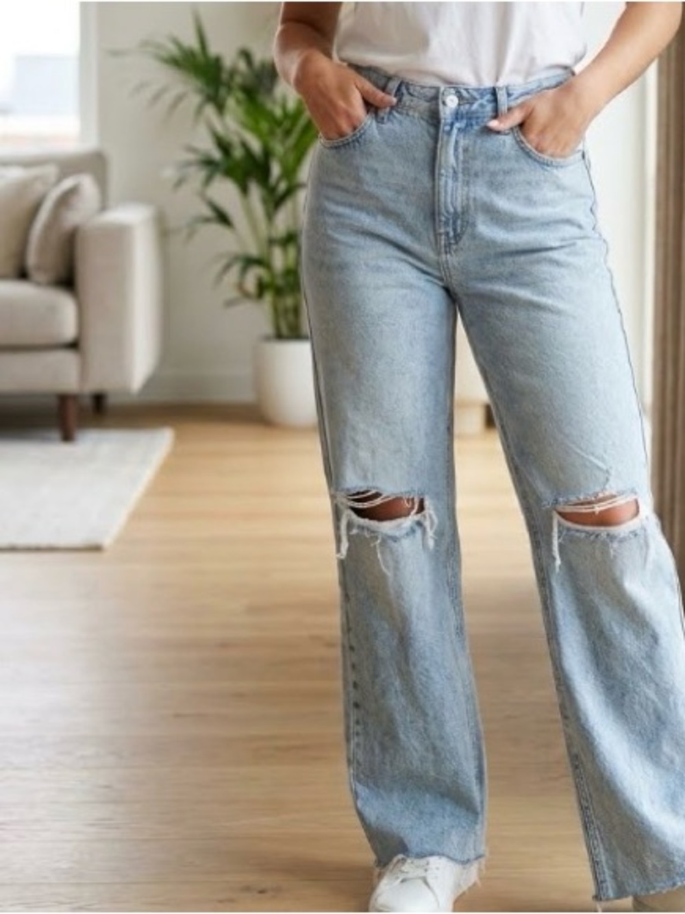 💙 High-Rise Light Blue Distressed Jeans - Size 27